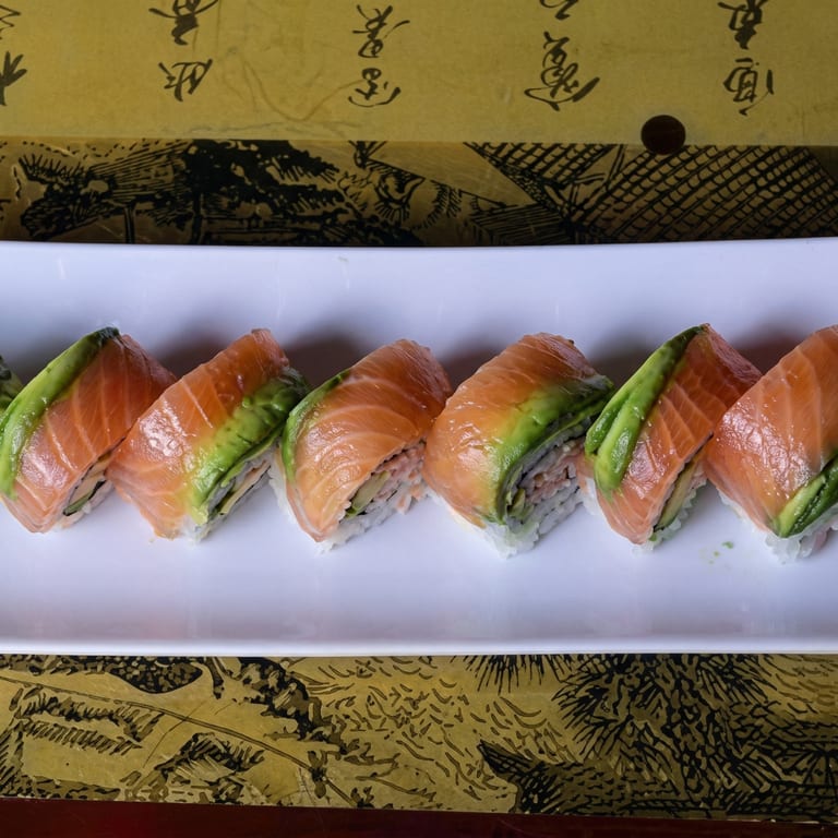 Delicious Alaska Roll Experience